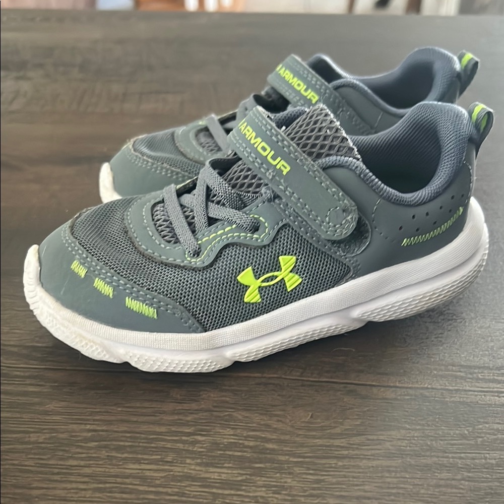 Under Armour Gray and Green Sneakers with Velcro Closure